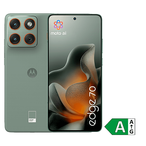 Abbildung eines grünen Motorola Edge 70 Smartphones, das von vorne und hinten gezeigt wird. Auf der Vorderseite ist das Display mit mittiger Frontkamera und der Aufschrift „edge 70“ sichtbar, auf der Rückseite befinden sich vier Kameralinsen in einem quadratischen Modul. Rechts unten ist ein Energieeffizienzlabel mit der Klasse A dargestellt.